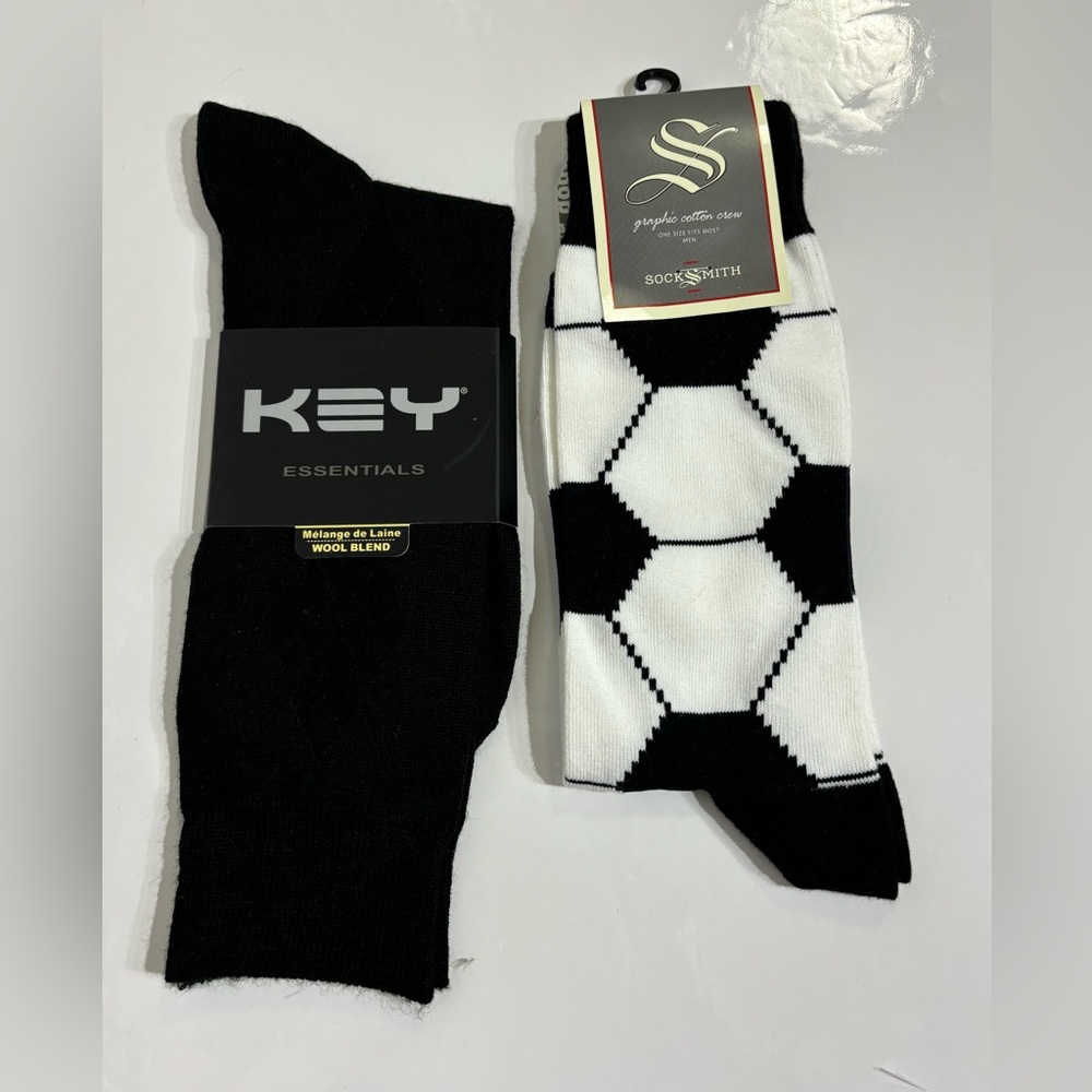 NWT Bundle of 2 pairs of Socks ( SockSmith and Key Essentials)  Size 10-13